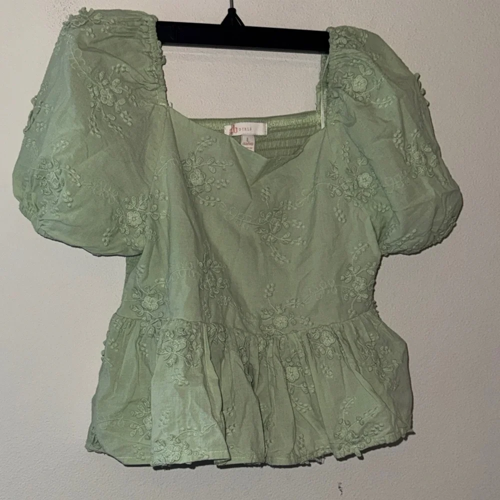GB Girls‎ puff sleeves smocked back Sage Embroidered Blouse Sz L (12-14)